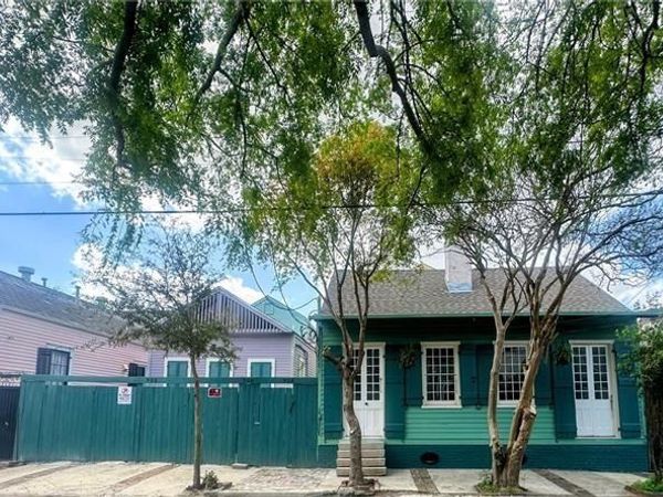 926 KERLEREC Street, New Orleans, LA 70116