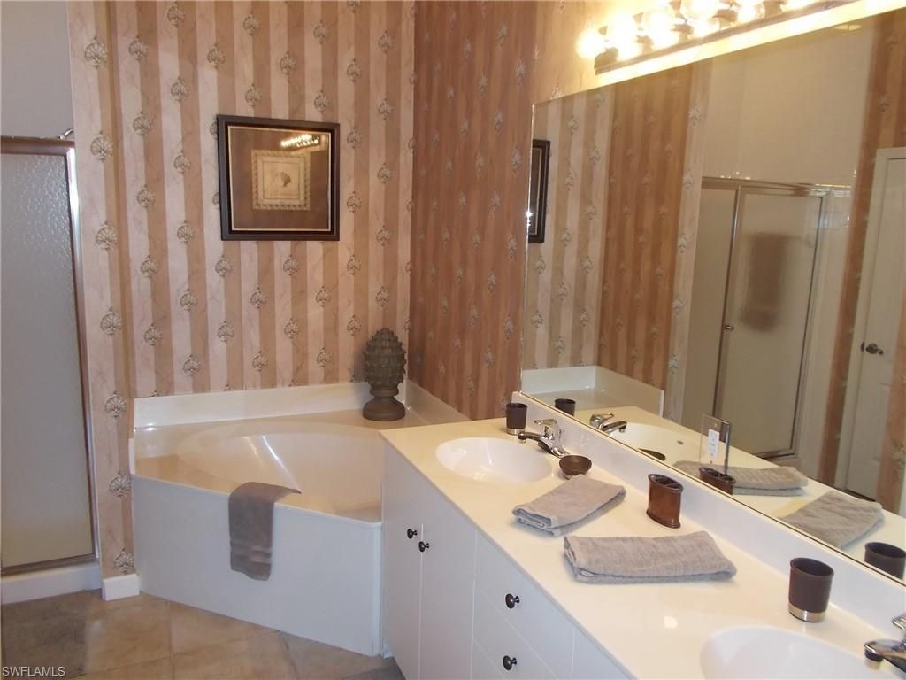 2444 Ravenna Blvd, Unit 202, Naples, FL 34109 Photo
