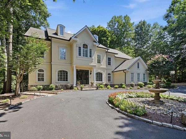 129 SINEGAR , STERLING, VA 20165