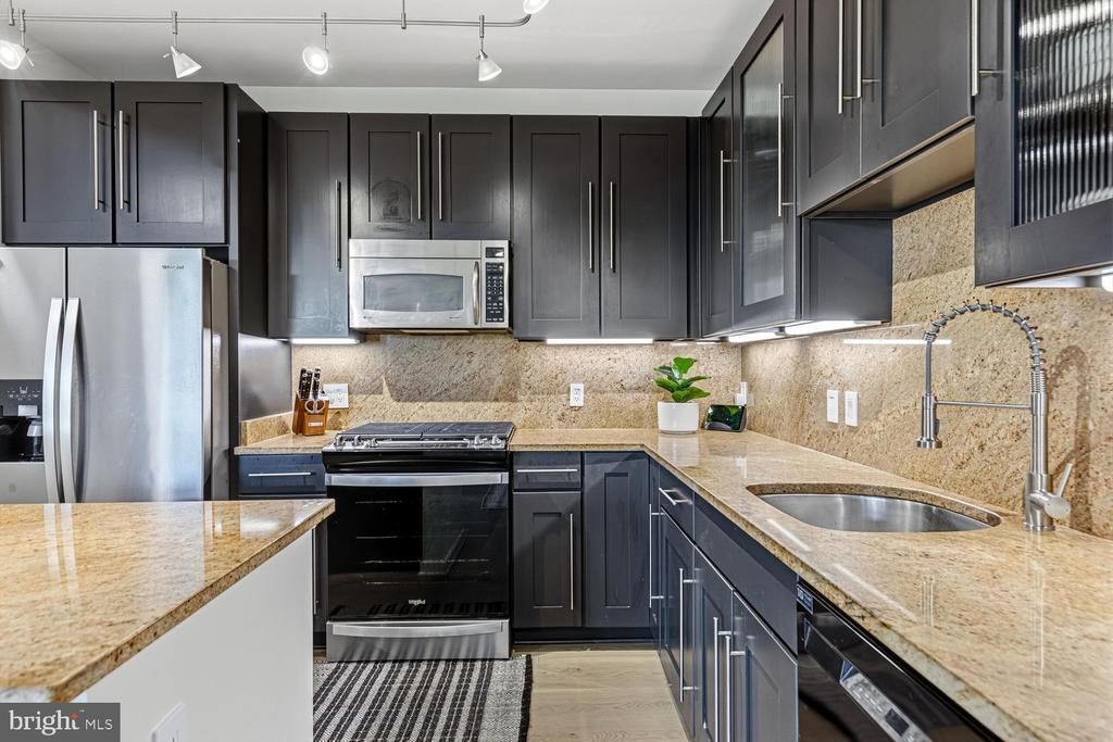 2200 N Westmoreland Street, Unit 421, Arlington, VA 22213 Main Photo