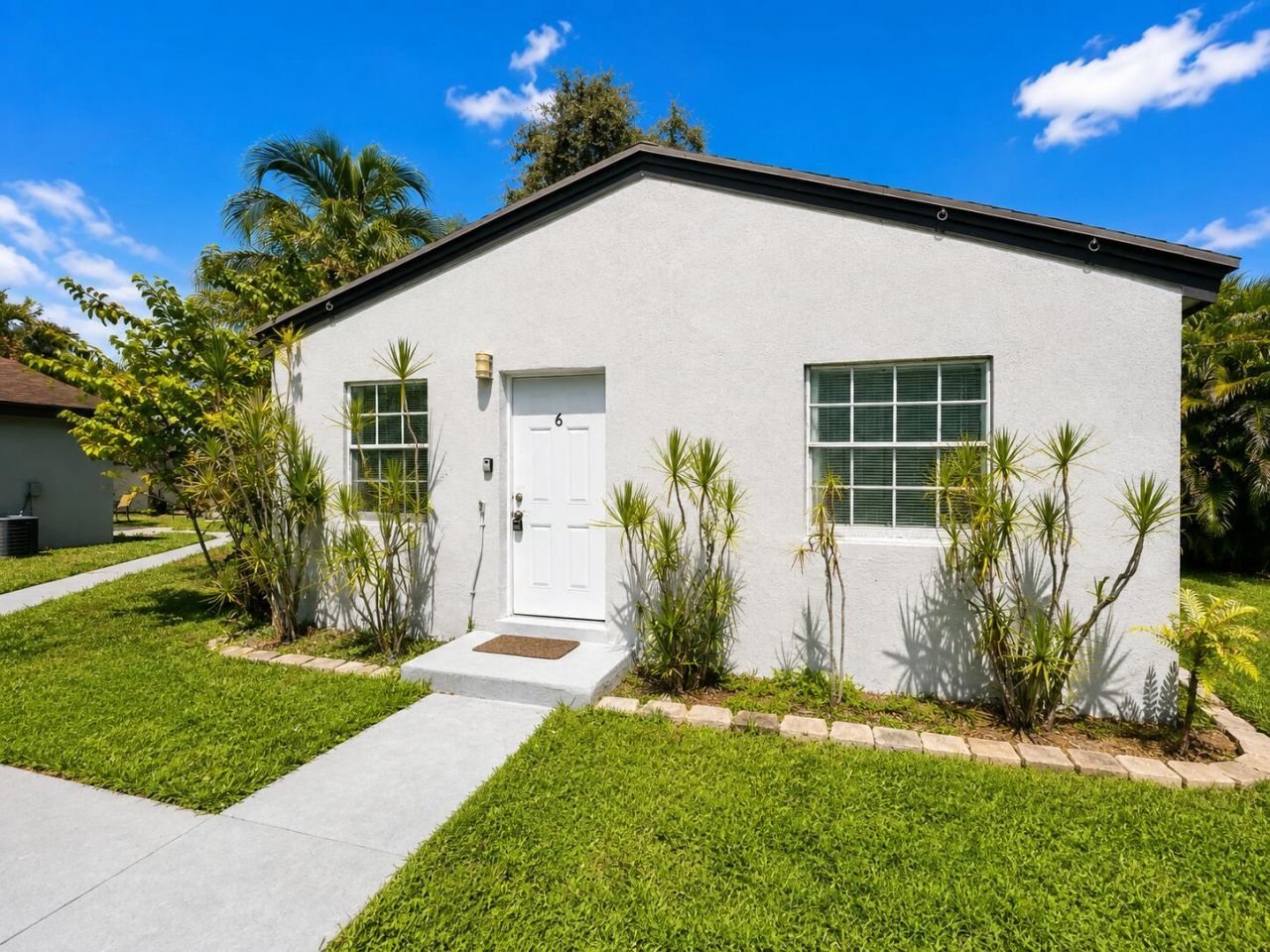 32 Lake Osborne Drive, Unit #6, Lake Worth Beach, FL 33461 Photo