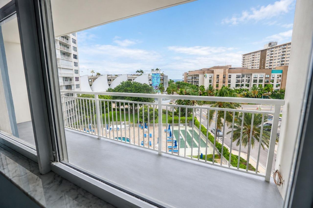 201 N Ocean Boulevard, Unit 608, Pompano Beach, FL 33062 Photo