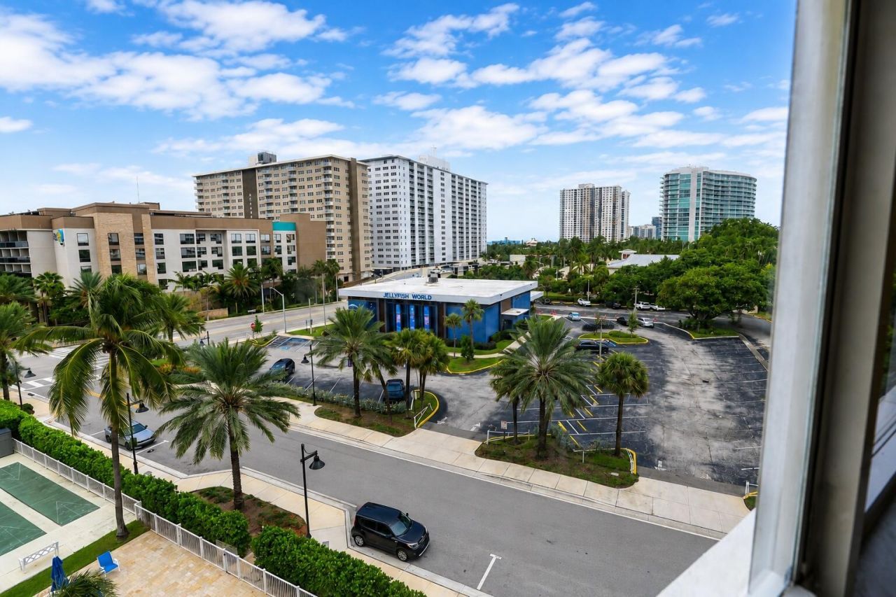 201 N Ocean Boulevard, Unit 608, Pompano Beach, FL 33062 Photo