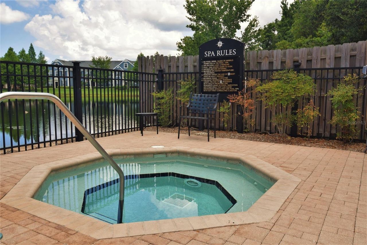 5641 Bidwell Parkway, Unit 202, Sarasota, FL 34233 Photo