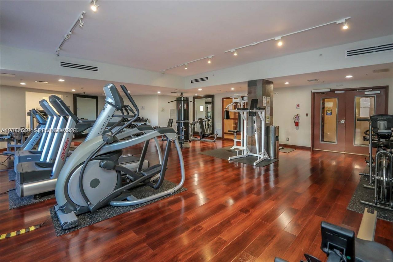 3300 NE 191st St, Unit LP08, Aventura, FL 33180 Photo
