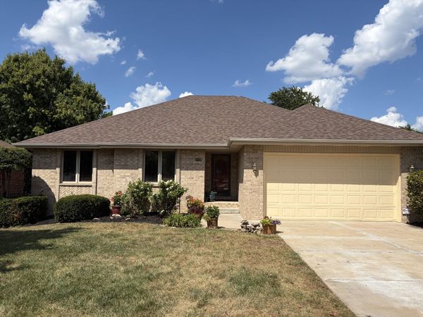1099 E Nottingham Lane , Springfield, MO 65810