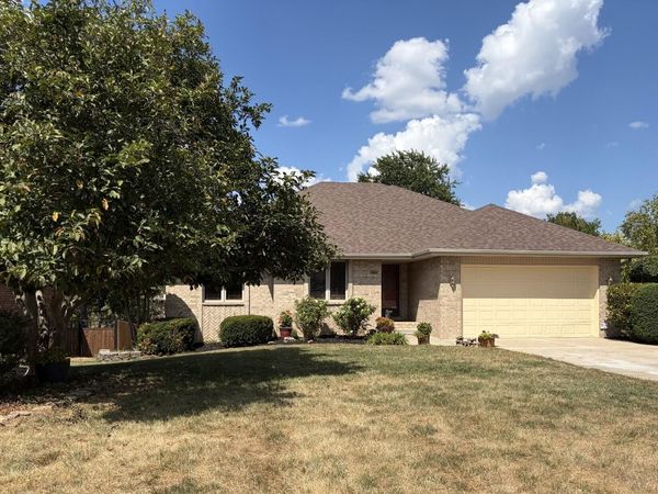 1099 E Nottingham Lane , Springfield, MO 65810