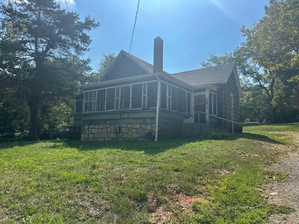 621 Shuttee Street , West Plains, MO 65775