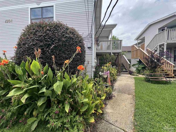 1301 Redwood Ln, Unit D, Gulf Breeze, FL 32563