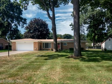 1353 Bielby Street, Waterford Township, Mi 48328