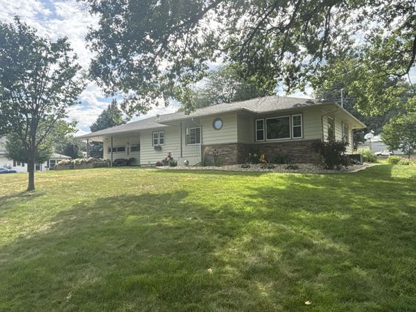 701 N 9th St, Cherokee, IA 51012