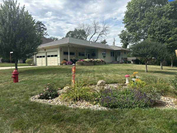 701 N 9th St, Cherokee, IA 51012