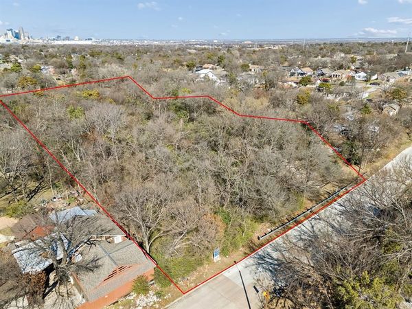 923 Stella Avenue , Dallas, TX 75216