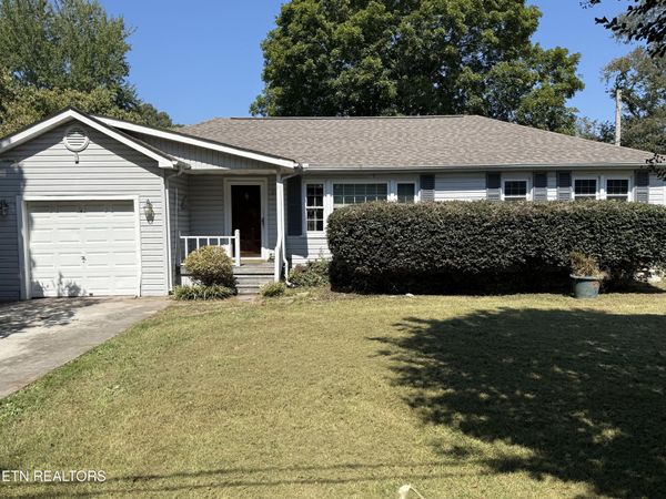 220 Kenneth St, Athens, TN 37303