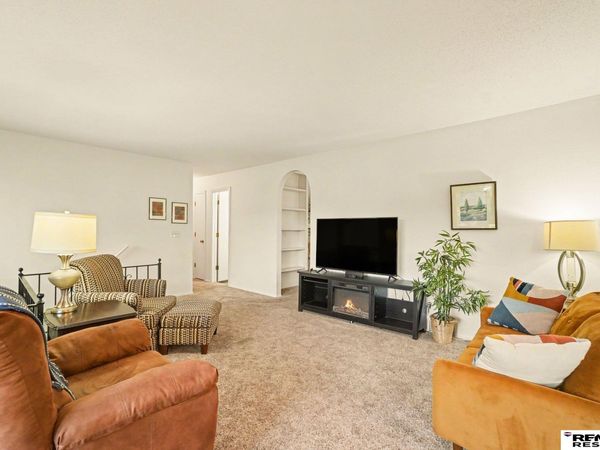 1014 Julius Place, Bellevue, NE 68005