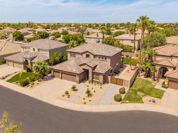 1550 E Saratoga Court, Gilbert, AZ 85296
