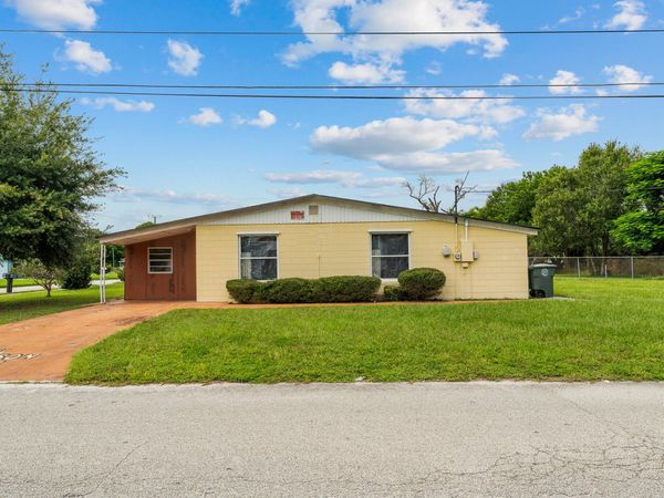 2102 AVENUE P, Fort Pierce, FL 34950