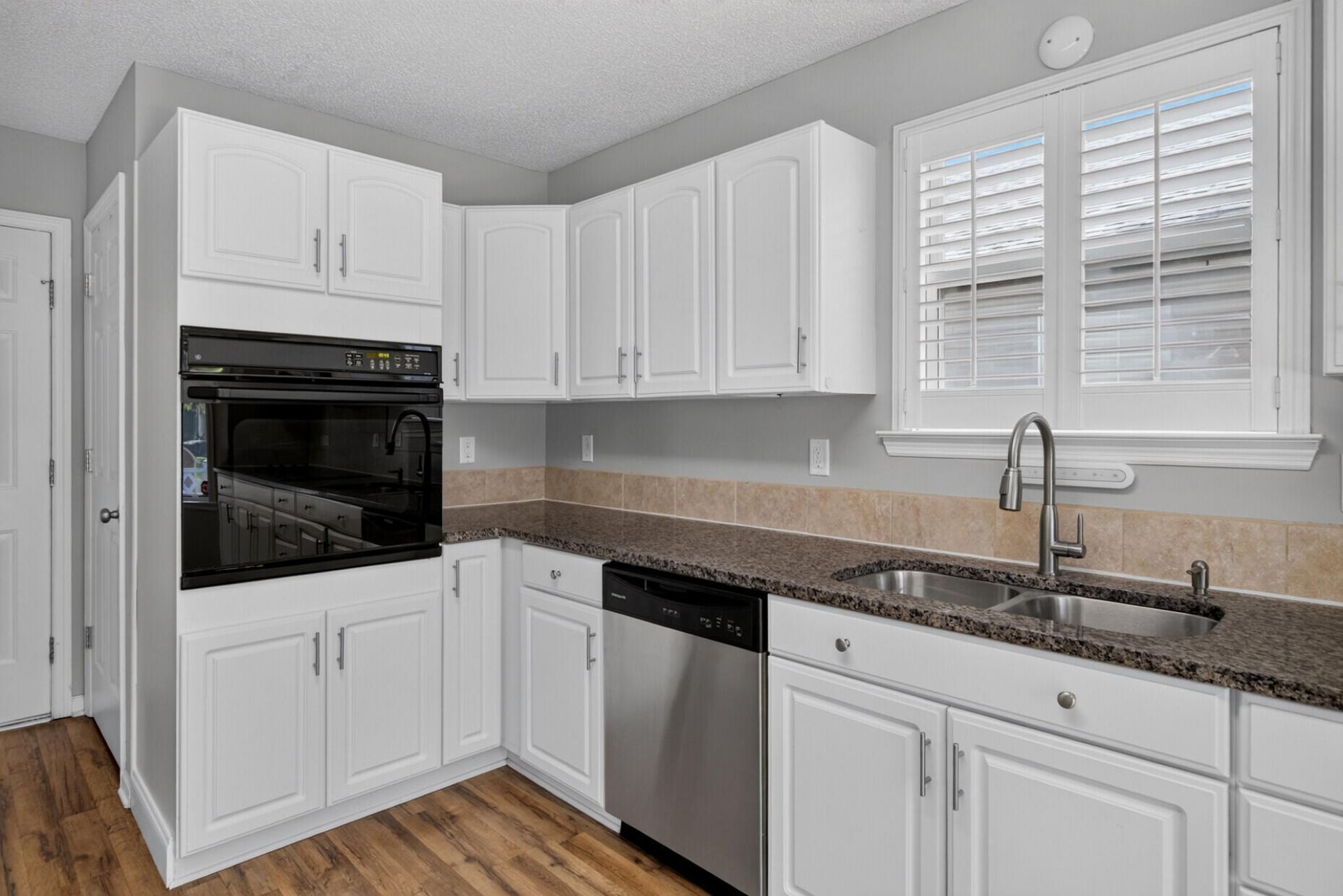 2111 Razorback Lane Photo 14