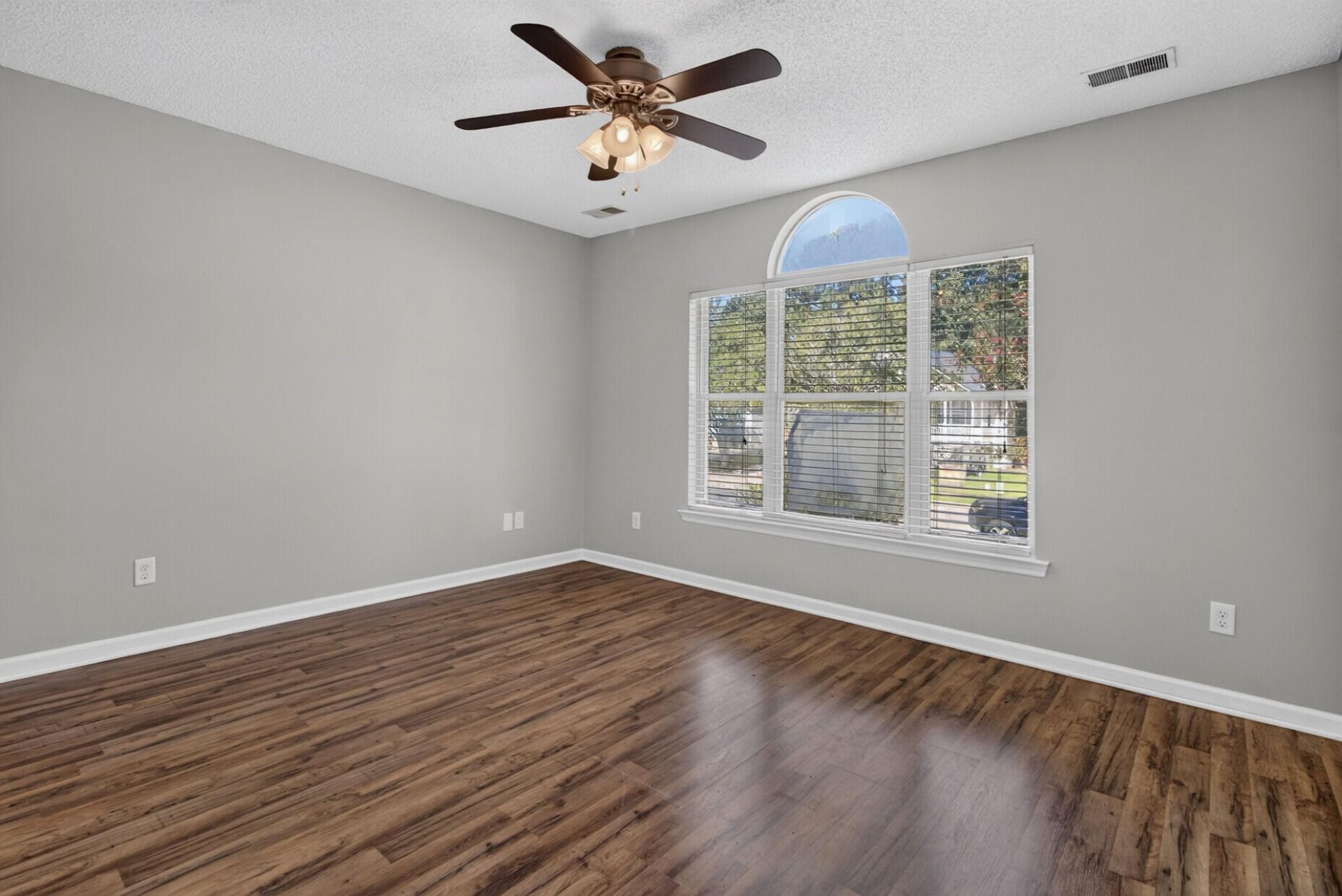 2111 Razorback Lane Photo 20