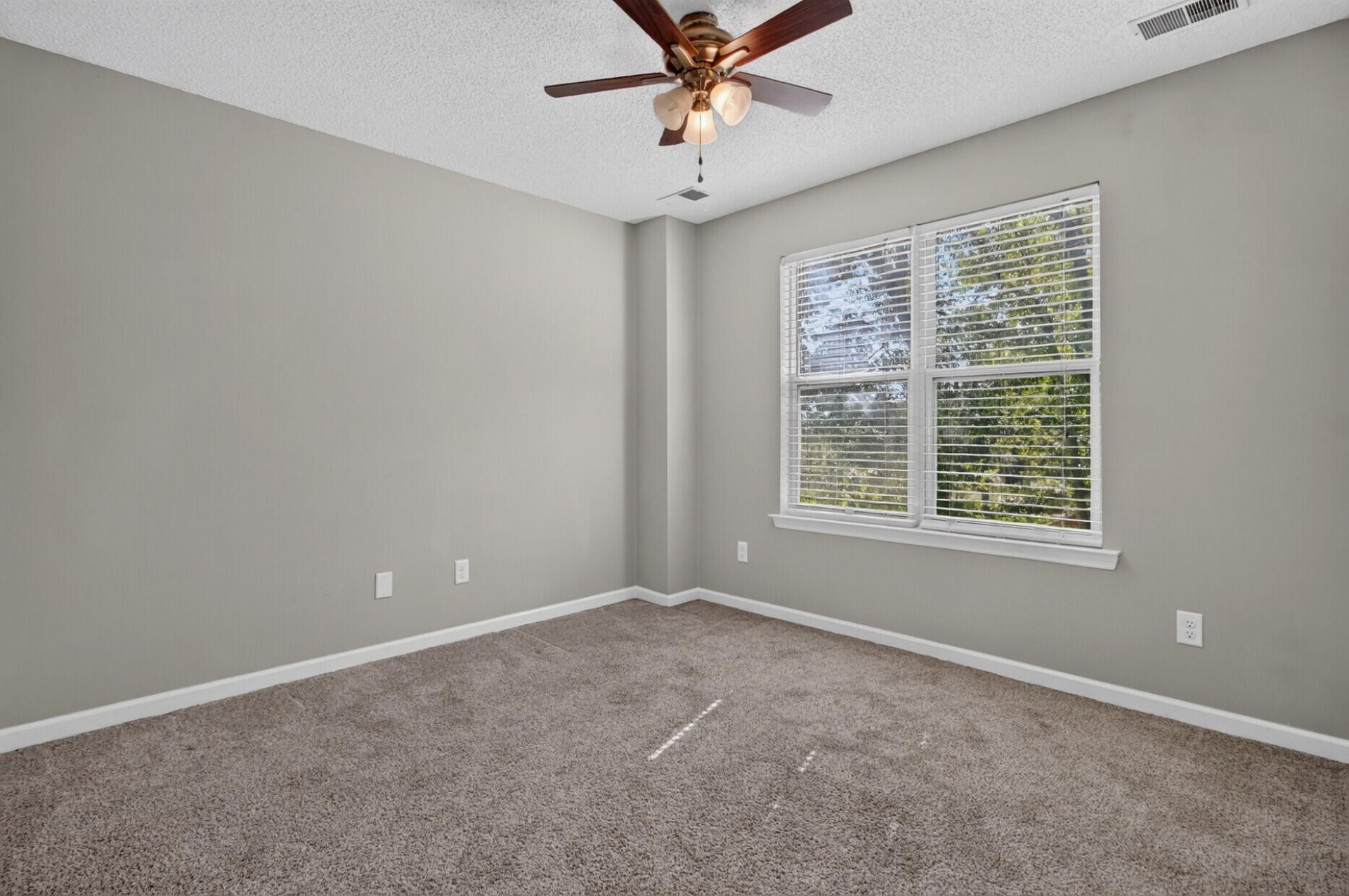 2111 Razorback Lane Photo 34