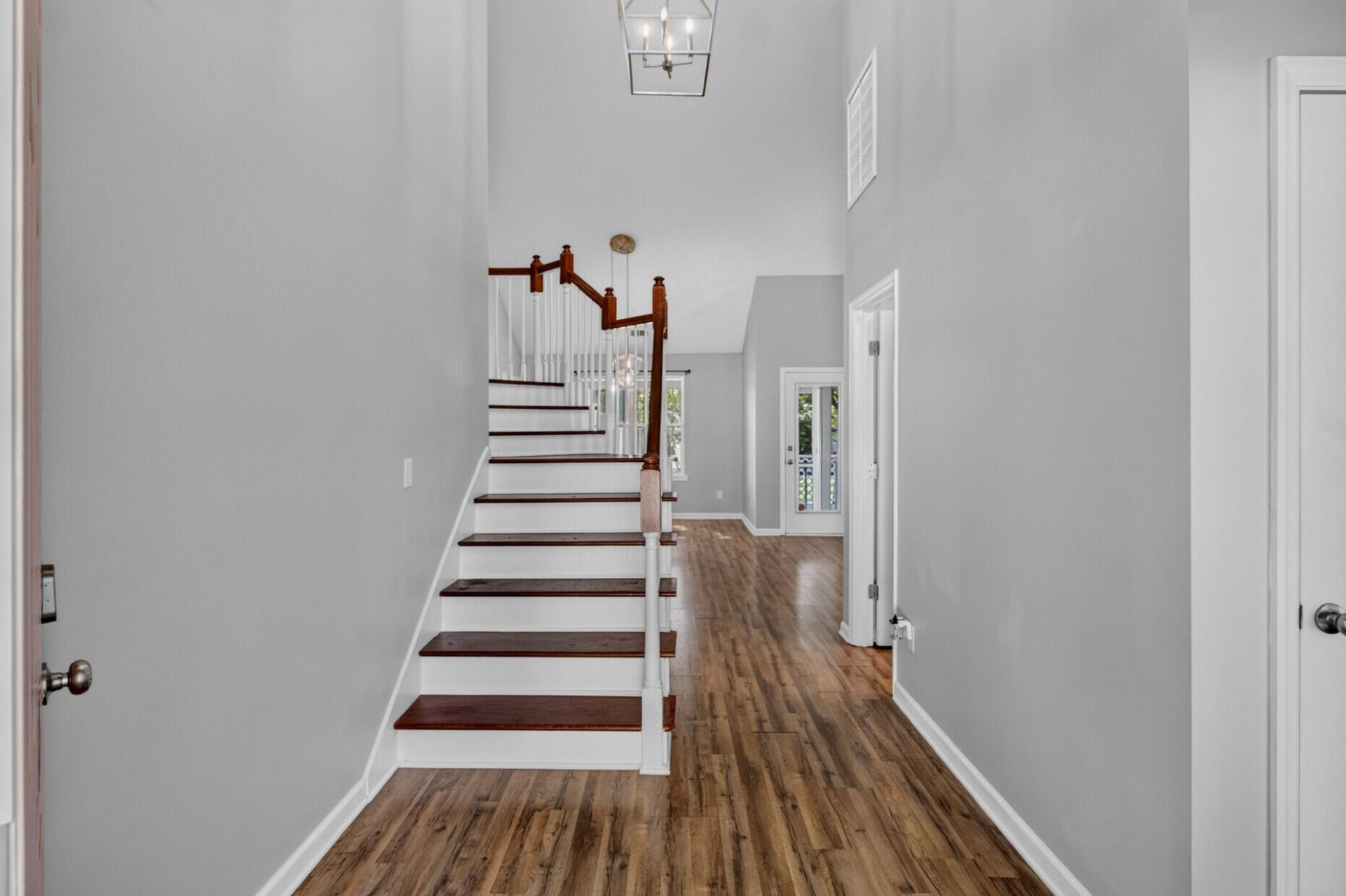 2111 Razorback Lane Photo 5