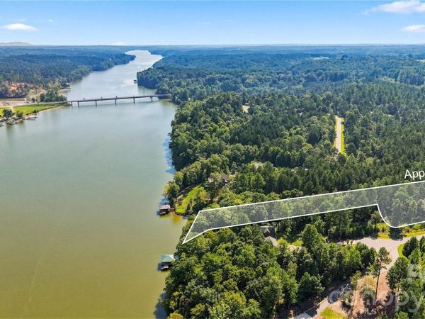 2240 Island View Lane NE, Connelly Springs, NC 28612