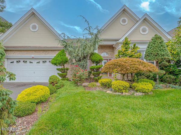12 Crenshaw Court, Monroe, NJ 08831