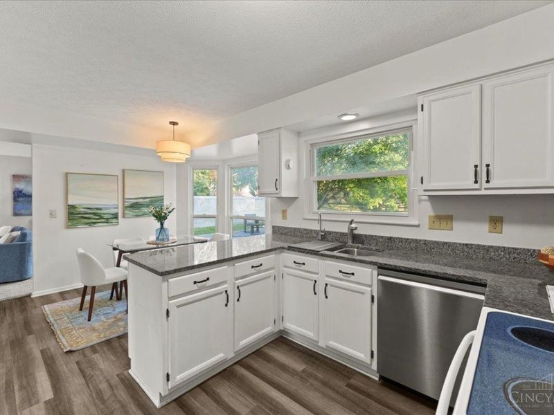 7972 Timberbreak Drive, Sycamore Township, OH 45249 Photo 9