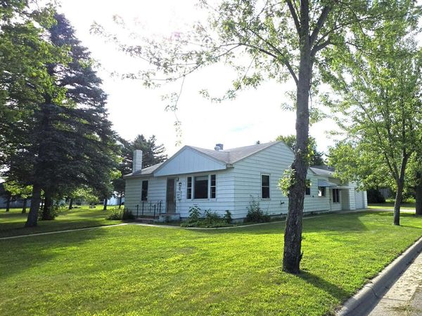 702 Forest Avenue SE, Staples, MN 56479
