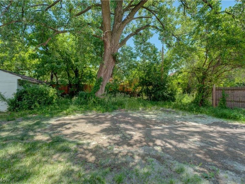 3241 E 116th Street, Cleveland, OH 44120 Photo 37