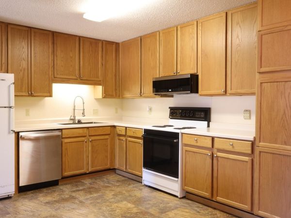 108 N 18th Street, Unit 102, Estherville, IA 51334