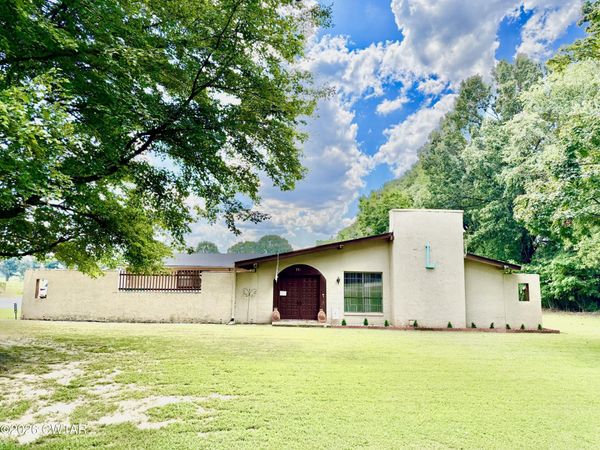 776 E Park Street , Alamo, TN 38001