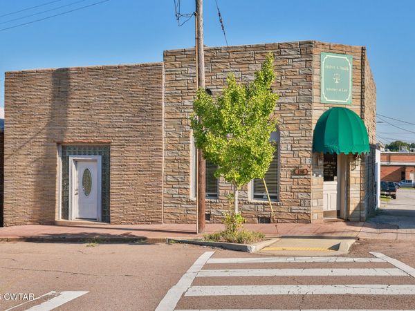 110 W Huntingdon Street , Trenton, TN 38382