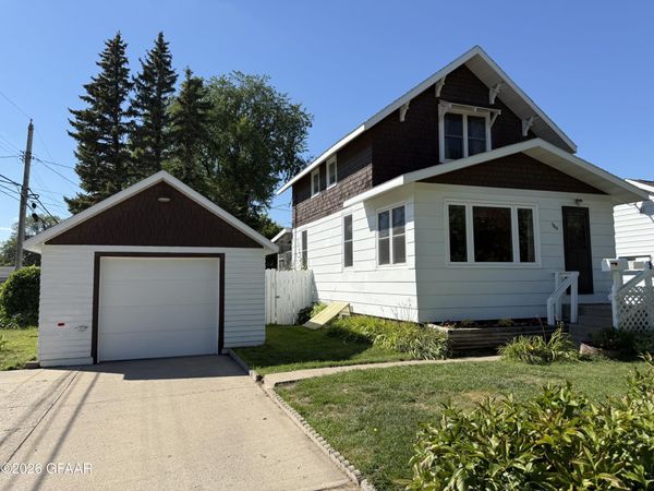 1015 N 20TH Street , Grand Forks, ND 58203
