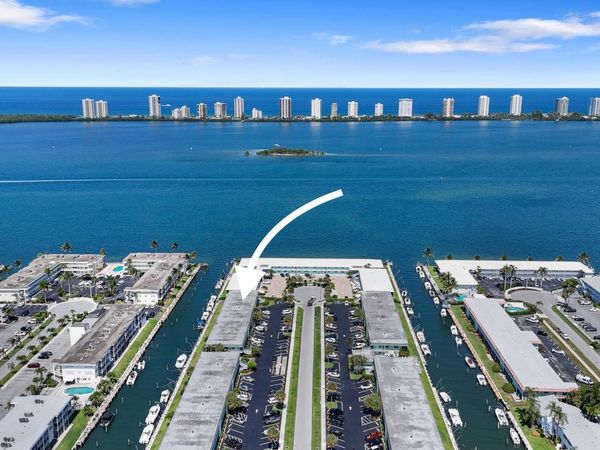 109 WETTAW Lane, Unit 101, North Palm Beach, FL 33408