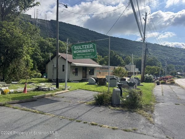 226 Northern Boulevard, Chinchilla, PA 18410