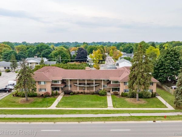 2377 Walton Boulevard, Unit 17, Rochester Hills, Mi 48309