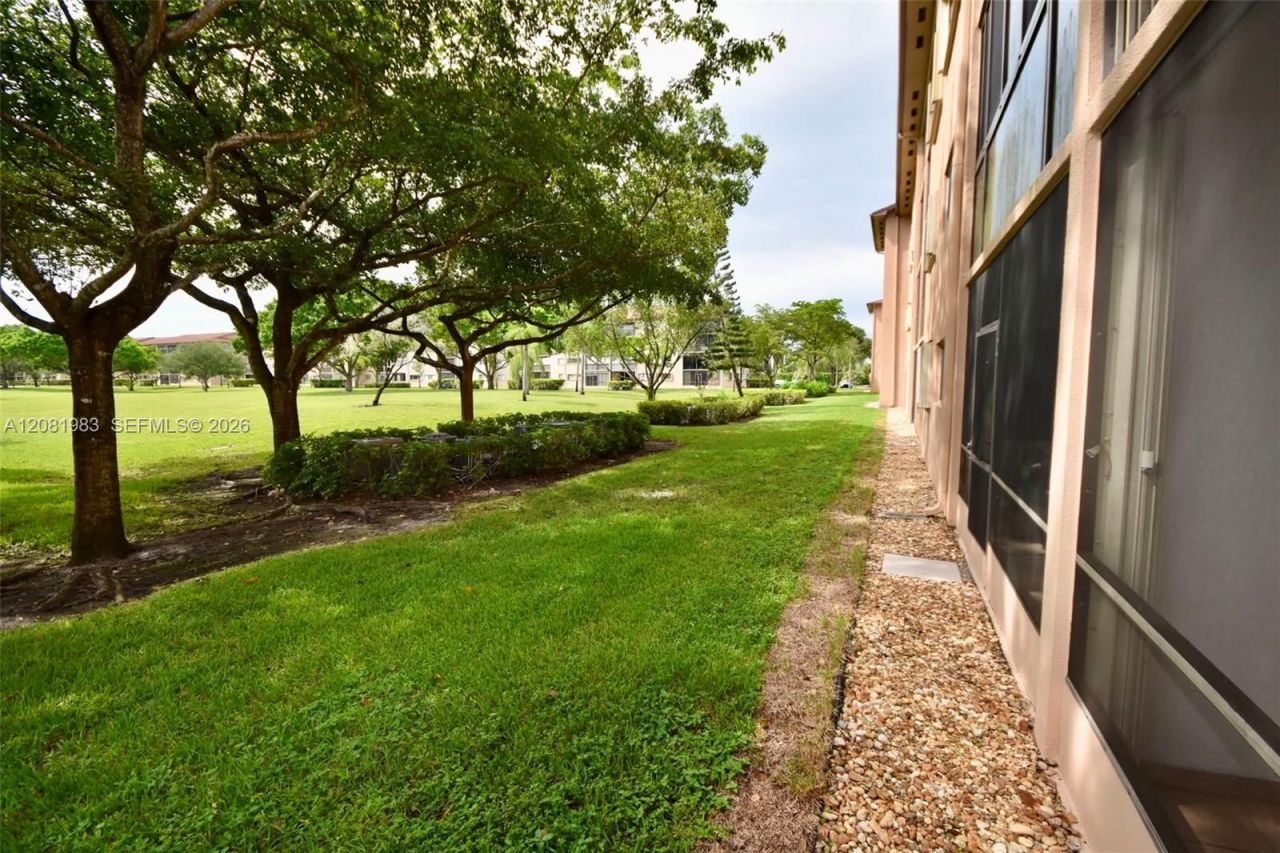 1650 SW 124th Ter , Unit 102D, Pembroke Pines, FL 33027 Photo