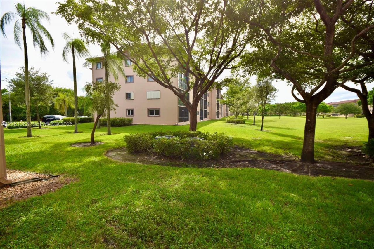 1650 SW 124th Ter , Unit 102D, Pembroke Pines, FL 33027 Photo