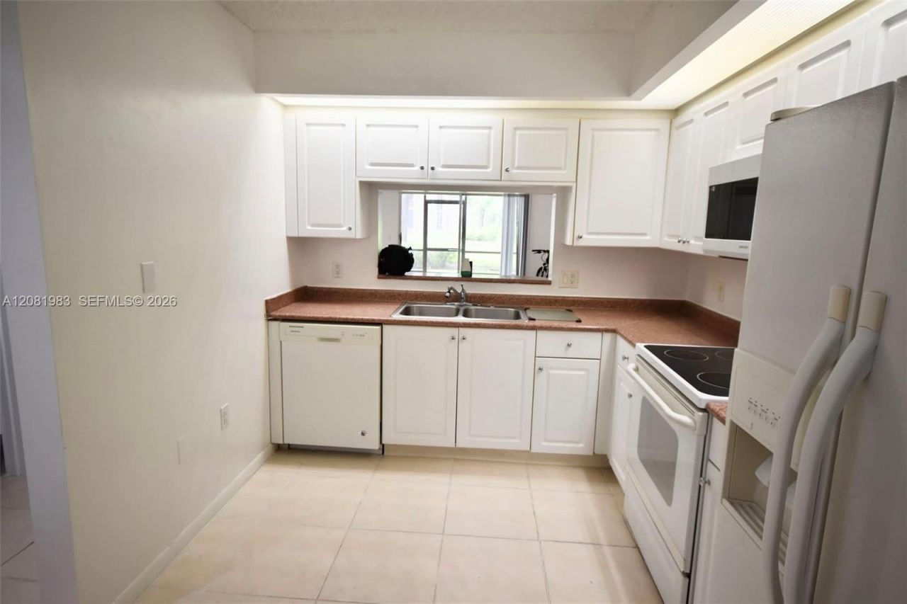 1650 SW 124th Ter , Unit 102D, Pembroke Pines, FL 33027 Photo