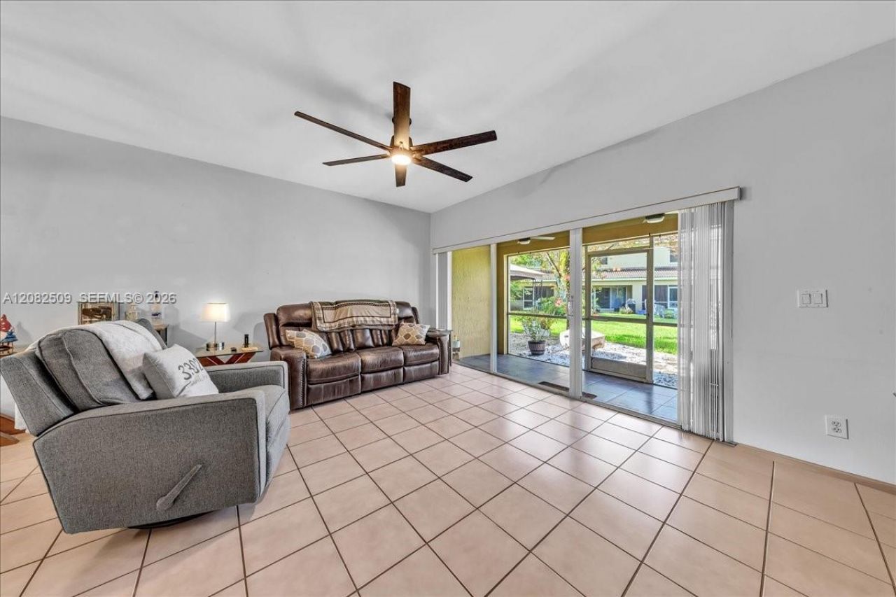 12152 SW 4th St , Pembroke Pines, FL 33025 Photo