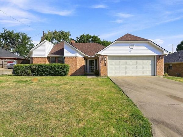 1841 Glenway Drive , Sherman, TX 75092