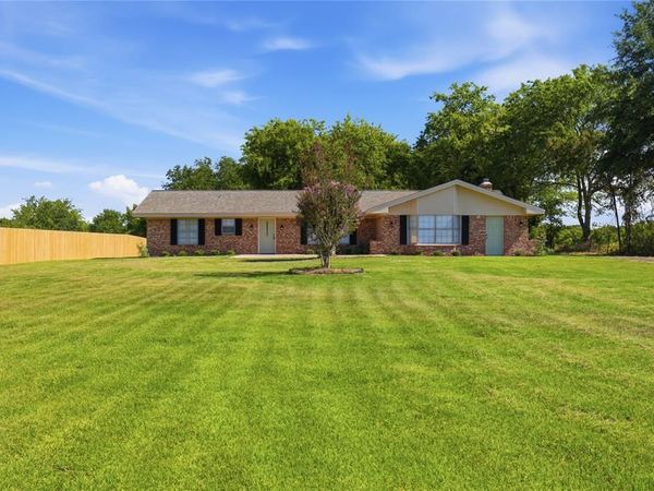 1329 County Road 3357, Saltillo, TX 75478