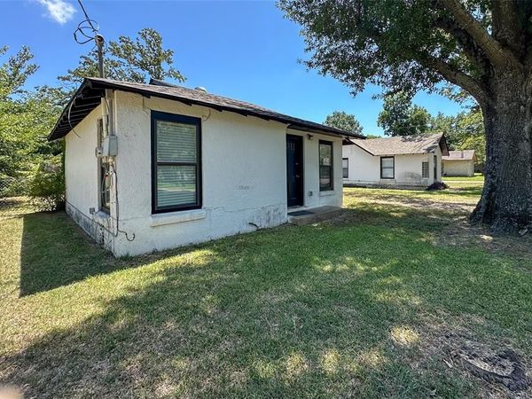 909 Alice Street , Trinidad, TX 75163