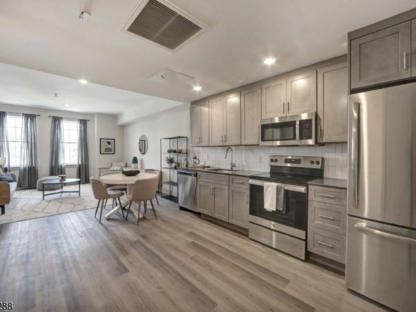 548 Franklin Ave, Unit 207, Belleville, NJ 07109
