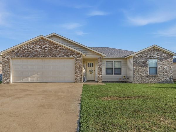 205 Stacy Drive, Paragould, AR 72450
