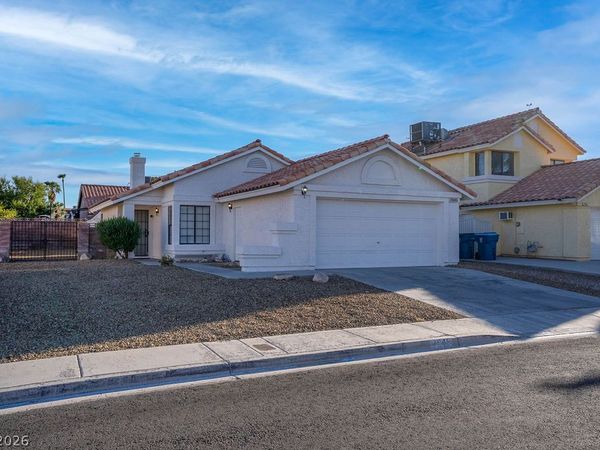7045 Sawtooth Drive , Las Vegas, NV 89119