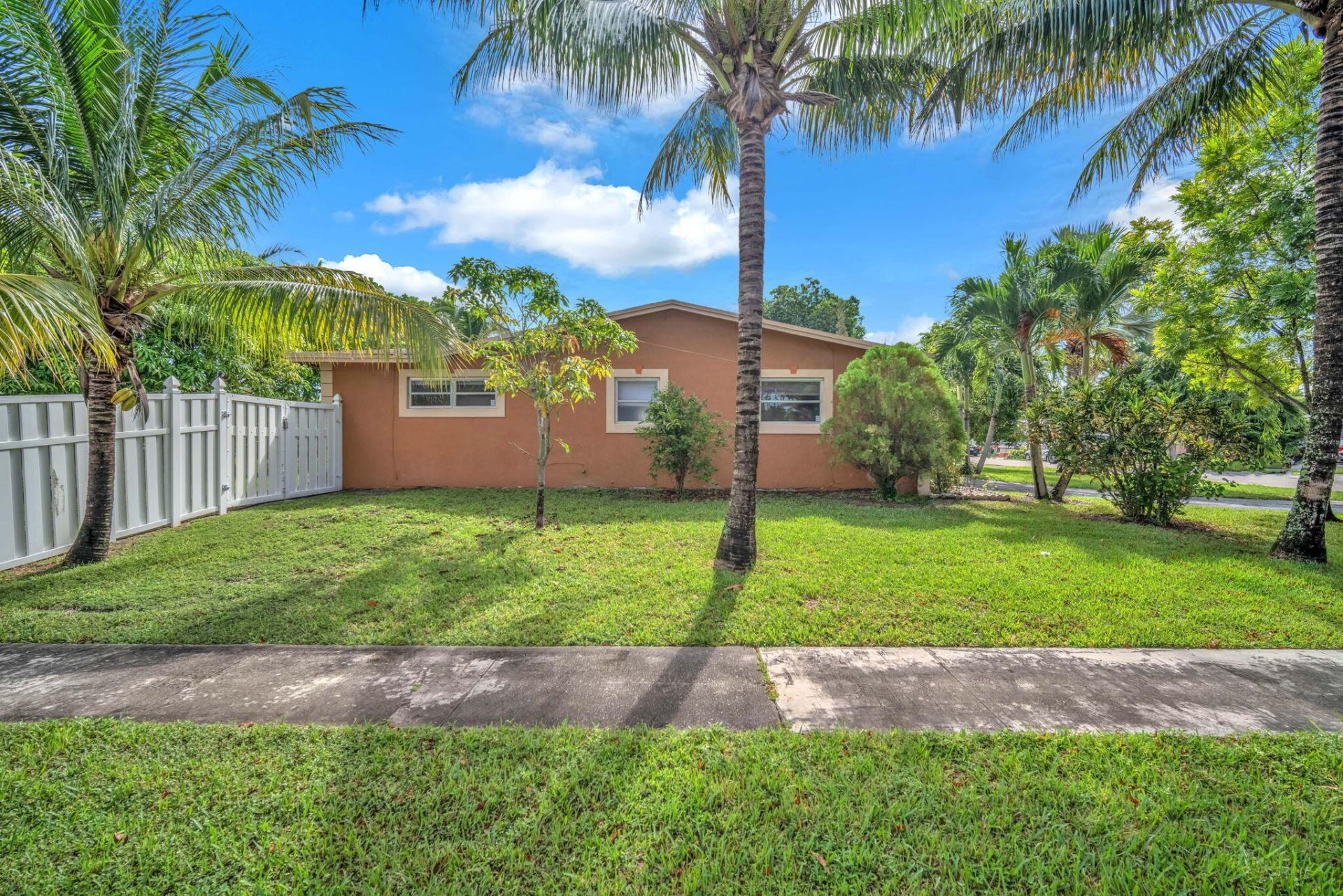 7399 NW 20th Court, Sunrise, FL 33313 Photo