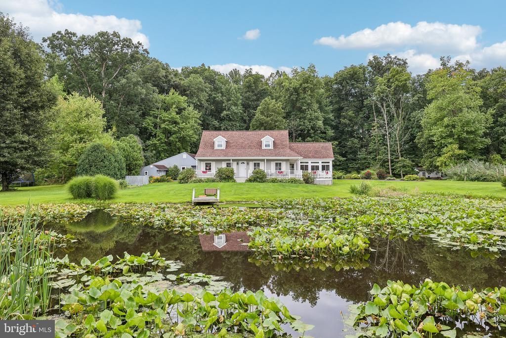 117 E CONESTOGA ROAD , ELVERSON, PA 19520
