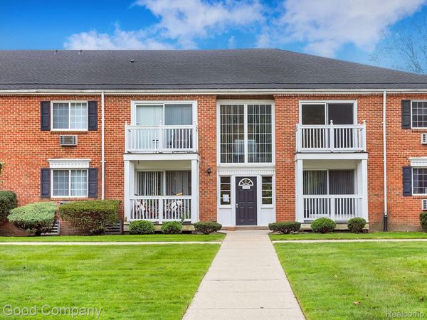 2405 Torquay Avenue , Unit 101, Royal Oak, Mi 48073